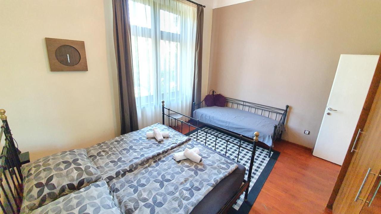 Deak Apartman Шопрон Екстер'єр фото